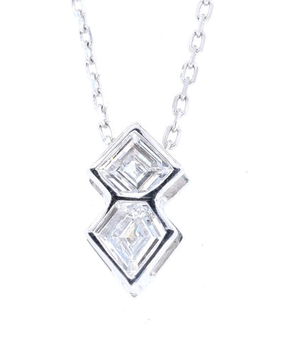 Kite diamond pendant