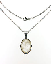 Load image into Gallery viewer, Back view 18Kt White Gold